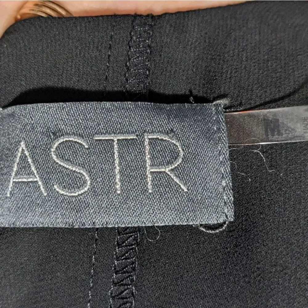 Astr the Label | Lace Trim Shift Dress in Black - Picture 6 of 12